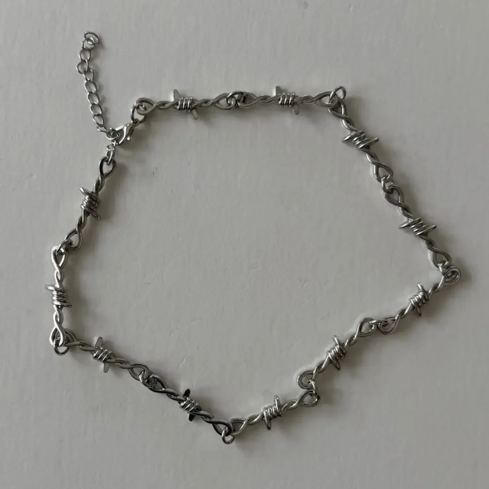 Y2K Grey and Silver Barbed Wire Chain Necklace